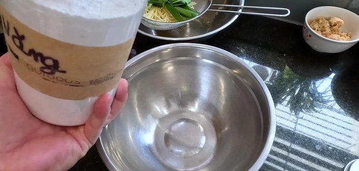 For the tapioca pearls: Mix two ladles of tapioca starch with two ladles of boiling water. Knead into a soft, elastic dough, adding more water if needed.