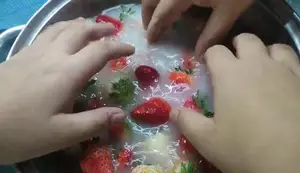 Clean & Delicious Strawberries: A Simple Washing Guide