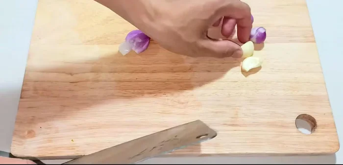 Chop the shallots.