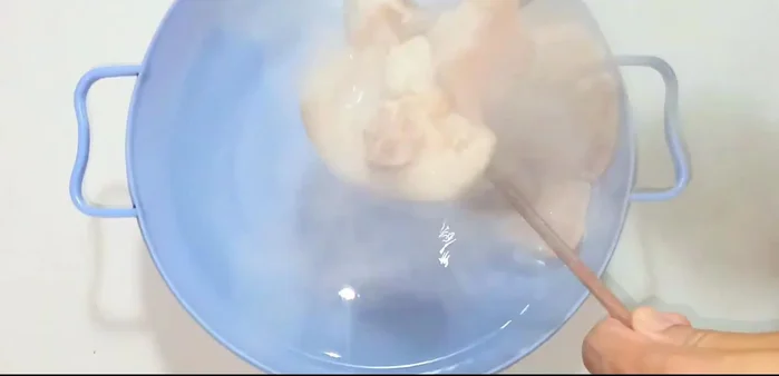Cool the pork knuckles: Remove from heat and let the knuckles cool in cold water.