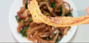 Crispy Salt-Fried Pork Knuckle: A Delicious Vietnamese Snack