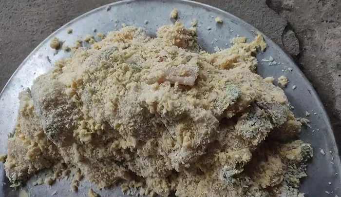 Second fry: After the first fry, let the fish cool slightly before frying a second time for a crispier texture.