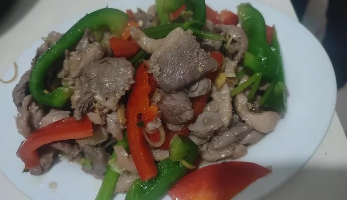 Garnish with celery.