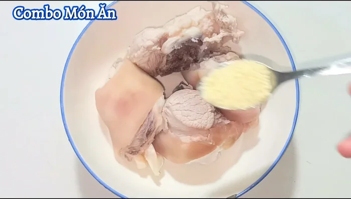Wash the pork leg again. Marinate with seasoning powder, cornstarch, fish sauce, and ground pepper. Mix well and let it marinate for 30 minutes.