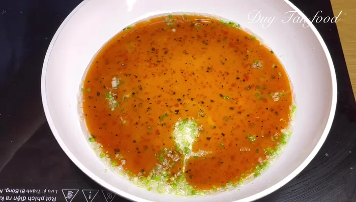 Simmer sauce: Bring the sauce to a boil for about 1 minute to dissolve the spices.