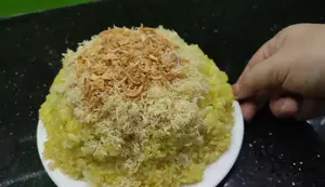 Golden Sticky Rice: A Vibrant & Delicious Recipe