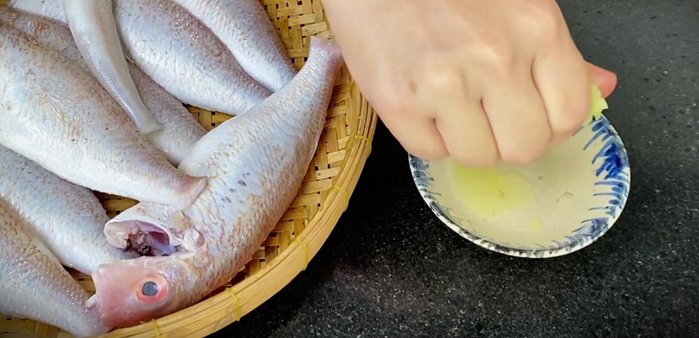 Drain the fish without rinsing. (84.24)
