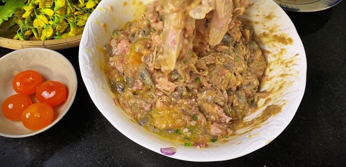 Mix all ingredients thoroughly.