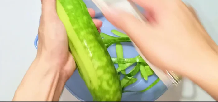 Peel and slice the squash to about 1cm thickness.