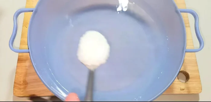 Prepare salt water (water + 1 spoonful of salt) to prevent eggplant from turning black.