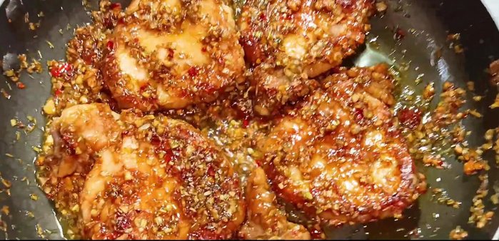 Serve ribs with your favorite accompaniments such as jackfruit and lettuce.