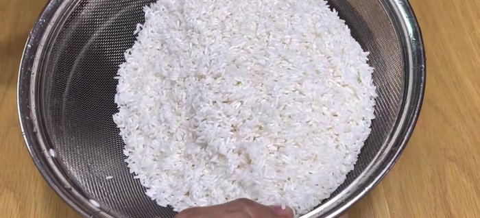 Wash sticky rice and soak for 30 minutes. (Do not soak for longer than 1 hour to prevent mushiness)
