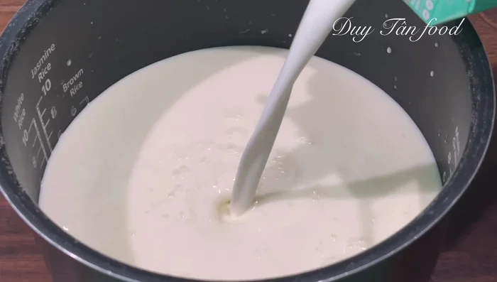 Add 1 cup of unsweetened fresh milk (cooled if taken from the refrigerator). Stir until well combined.