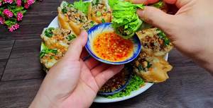 Steamed Bread with Minced Meat & Sweet and Sour Fish Sauce