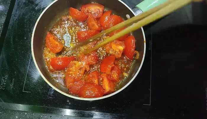 Season with salt, fish sauce, and MSG.