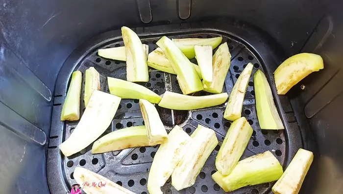Air fry the eggplant at 180 degrees for 5 minutes, flip, and then fry for another 3 minutes.