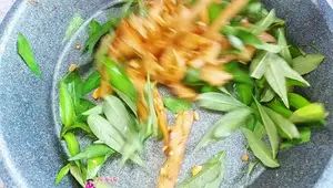 Stir-fried Vegetarian Tripe with Vietnamese Coriander - Easy Vegetarian Recipe