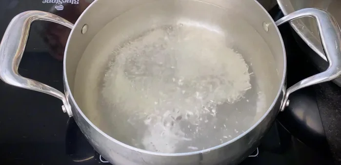 Boil 1.5 liters of water with 1 tablespoon of sugar.