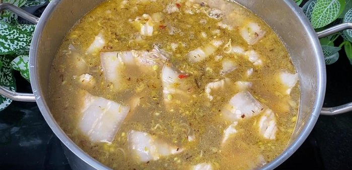 Bring to a boil, then skim off the foam.