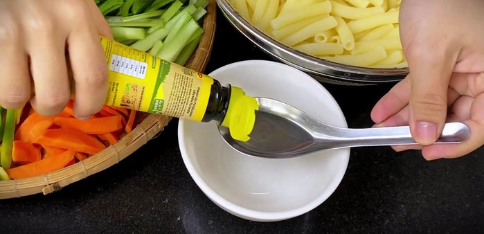 Make the stir-fry sauce: Combine soy sauce, oyster sauce, tomato sauce, sugar, and dark soy sauce (optional).