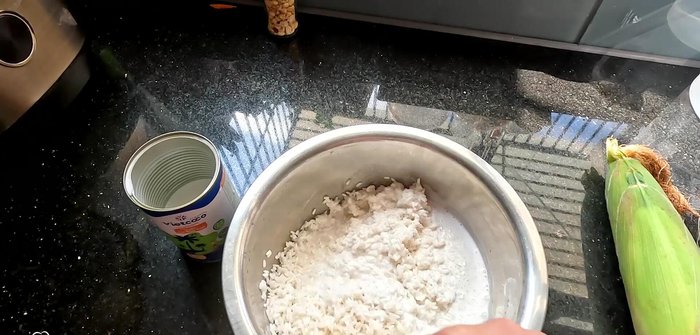 Add a little salt to the soaked sticky rice.