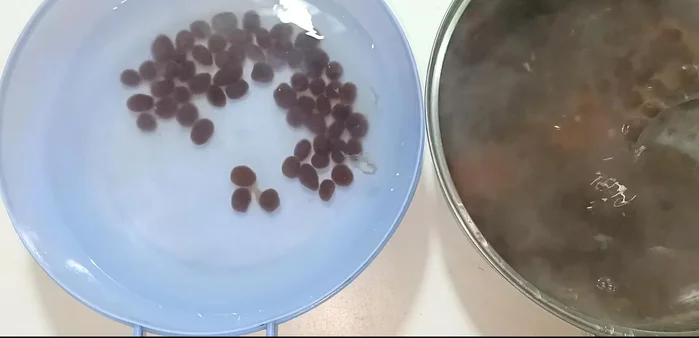 Drain the cooked pearls. Rinse with cold water. Add the pearls to the sugar syrup and mix well.