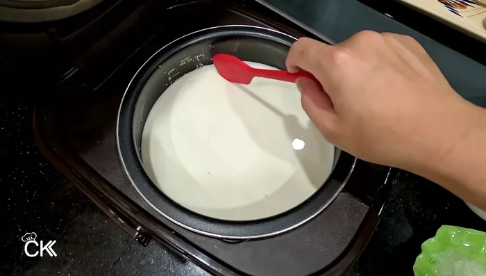 Once the yogurt is sour enough (8-15 hours), add the cooled aloe vera and mix well.