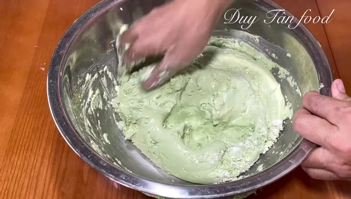 Knead the dough: Knead the dough for 10-15 minutes (or 20 minutes for a better result) until sticky and bubbly.