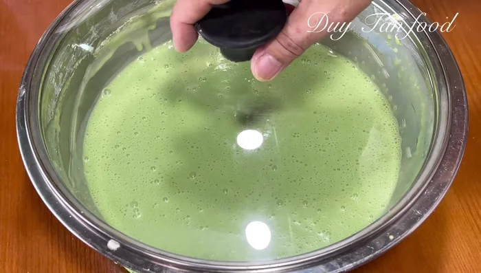 Rest the dough: Let the dough rest for 10-15 minutes.