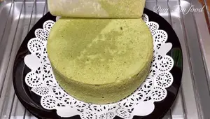 Fluffy Green Tea Sponge Cake: Easy Recipe for Beginners