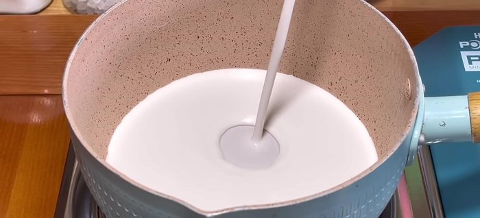Cook coconut milk with sugar and salt in a pot over low heat until boiling and sugar dissolves. Set aside to cool.