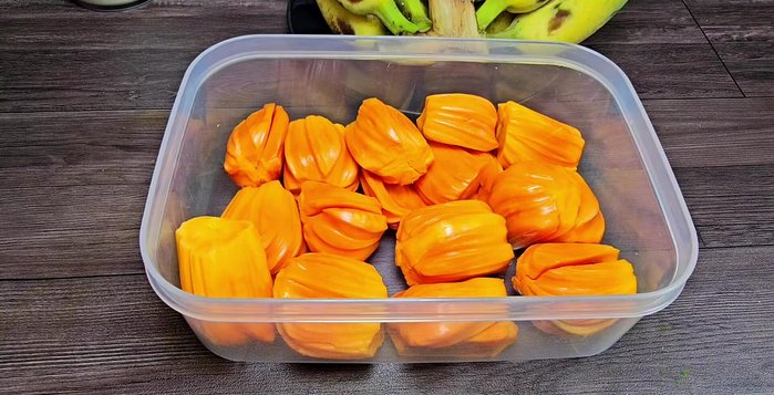Prepare the bananas and jackfruit: Peel and mash the bananas until soft. Remove the seeds from the jackfruit and cut into strips or cubes.