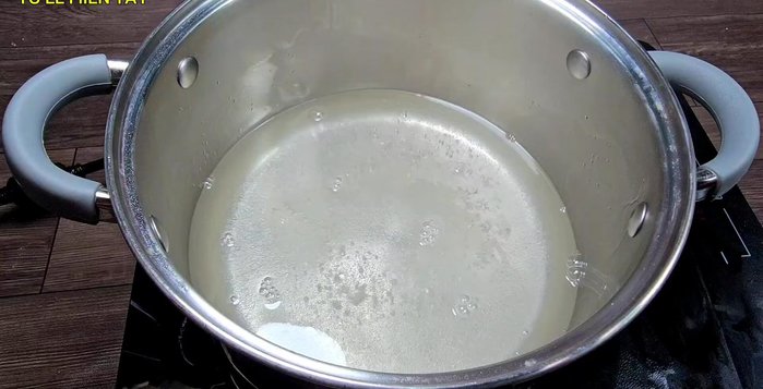 Let the sugar water cool completely. (185.959)