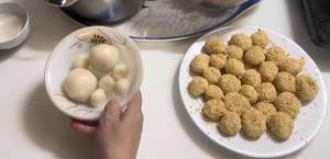 Vietnamese Sweet Soup & Sticky Rice Cakes: A Delightful Recipe