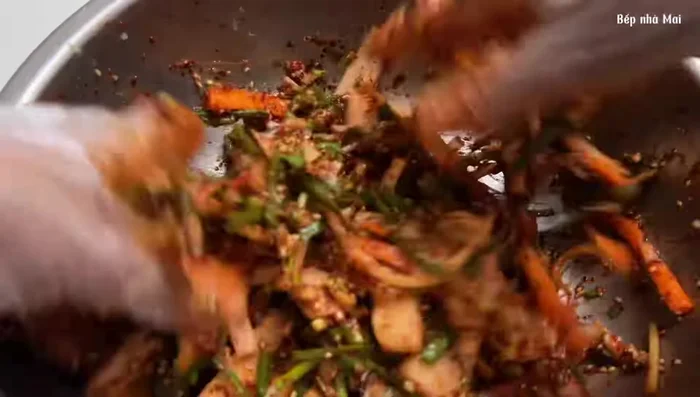 Spread the spice mixture evenly onto the cabbage leaves.