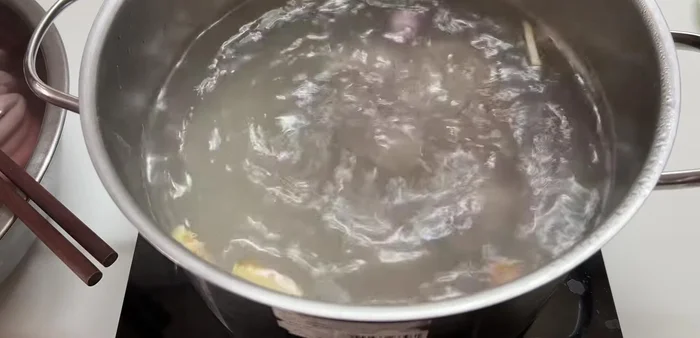 Add hearts to the rib broth.