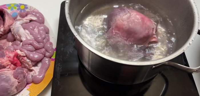 Blanch hearts and young intestines in boiling water.