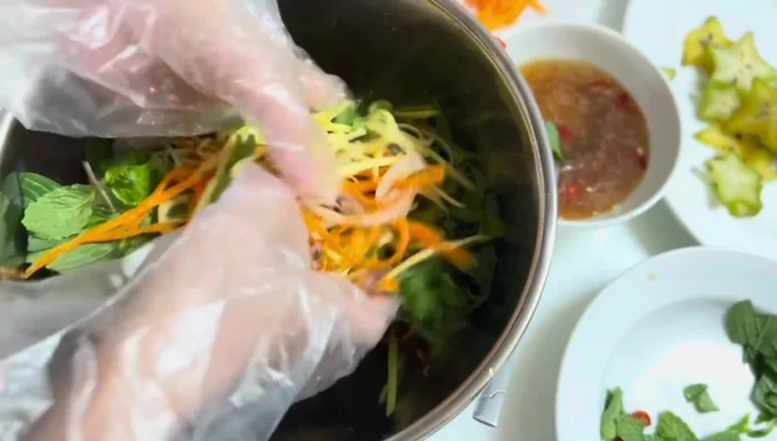 Add herbs such as basil and cinnamon, mix well.