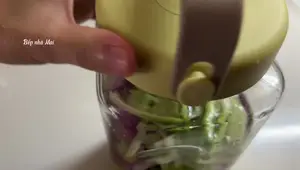Crispy Pickled Shallots & Cabbage: A Vietnamese New Year Treat