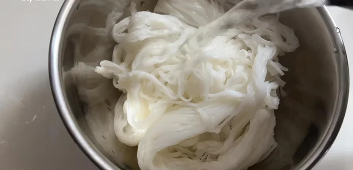 Cook the pho noodles according to package instructions.