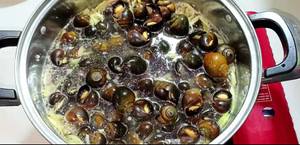 Hot & Delicious Boiled Snails with Green Pepper Recipe