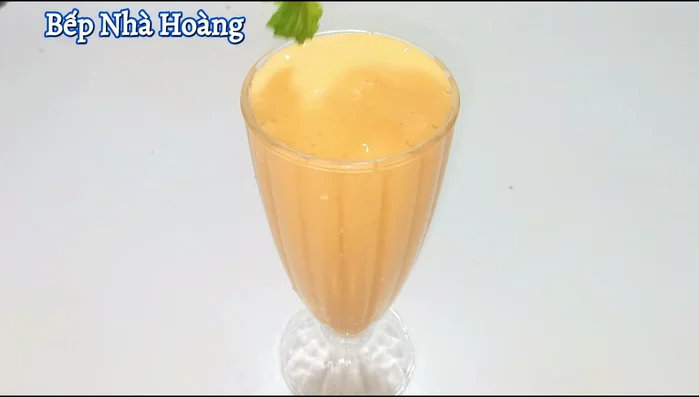 Garnish with a sprig of perilla or mint leaves.