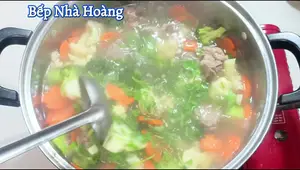 Delicious & Refreshing Hot Broccoli & Pork Bone Soup Recipe