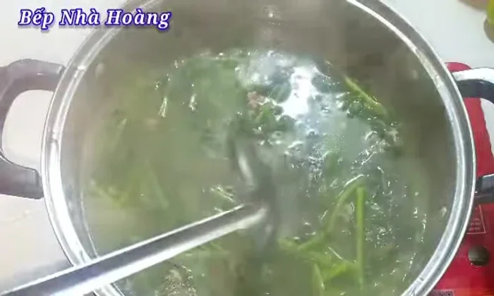 Ladle the soup into bowls. Let it cool slightly before serving. Add a sprinkle of ground pepper on top for extra flavor.