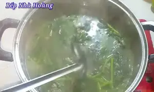 Sweet & Delicious Rau Tang O Beef Soup Recipe