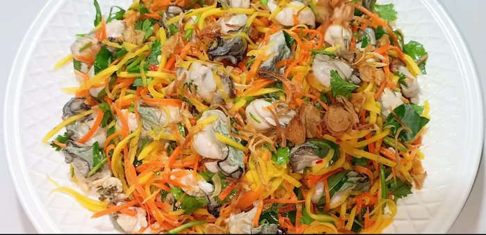 Serve: Transfer to a serving dish, garnish with remaining fried onions. Serve with shrimp cakes (optional).