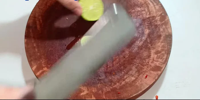 Juice the lemon, removing seeds.