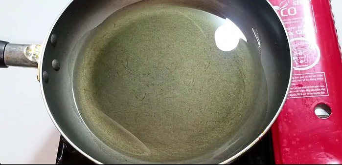 Heat cooking oil in a pan over high heat. Reduce heat to medium and fry the fish pieces until golden brown and crispy on both sides.