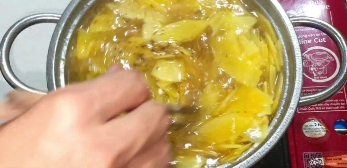 Stir well to combine the spices.