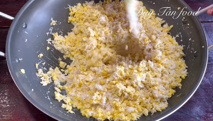 Stir-fry the mixture over medium heat until it thickens (about 5-7 minutes). The mixture should be sticky and the water absorbed.
